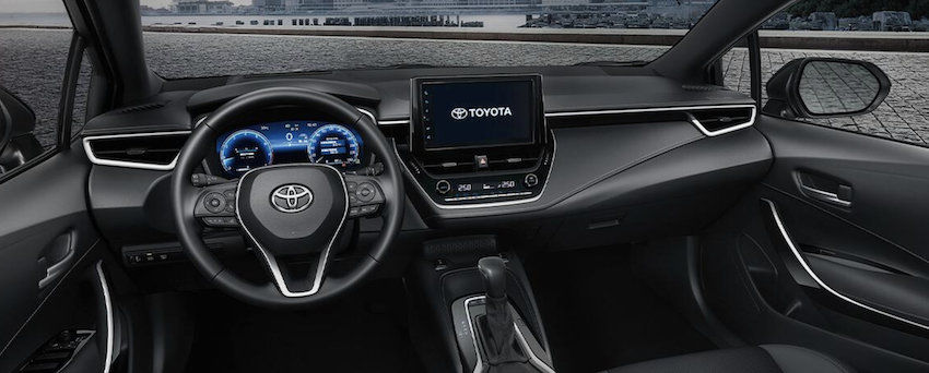 座艙延續 Corolla Sport 一貫的駕駛本位。