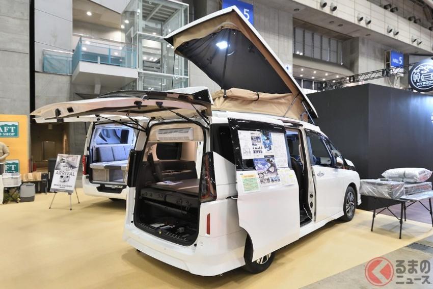 車頂升起後形成「天空房間」。