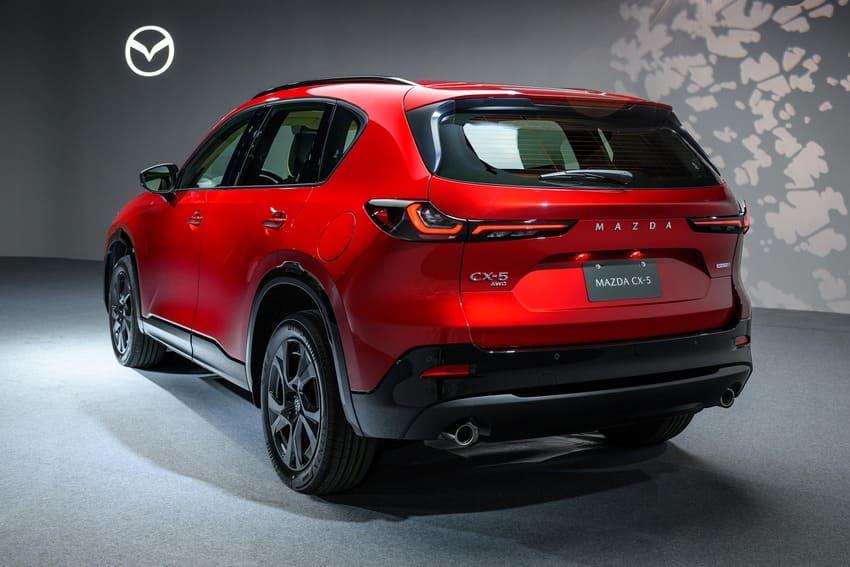 大改款 CX-5 以新世代魂動設計語彙打造動感造型。