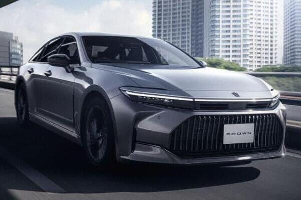 正統 Toyota 皇冠房車 Crown Sedan 改款消息曝光!追加油電入門新選擇