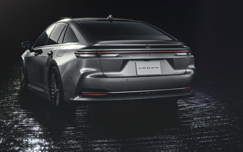 Crown Sedan 小改款將追加 HEV G 油電入門版。