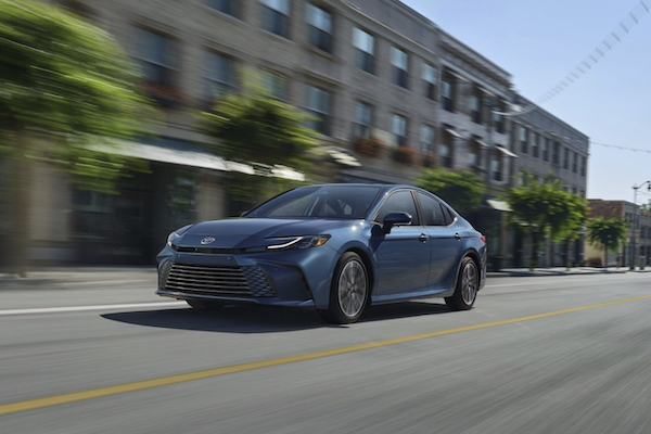 數位儀表故障恐影響行車安全 50 萬輛 Toyota Camry Hybrid 在美召回