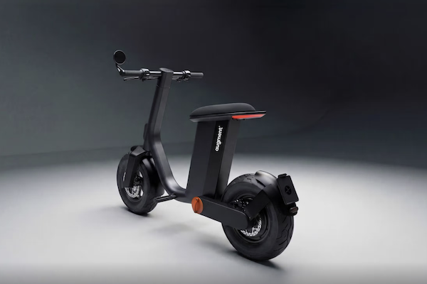 可摺疊帶進辦公室電動機車開賣!續航上看 140 公里