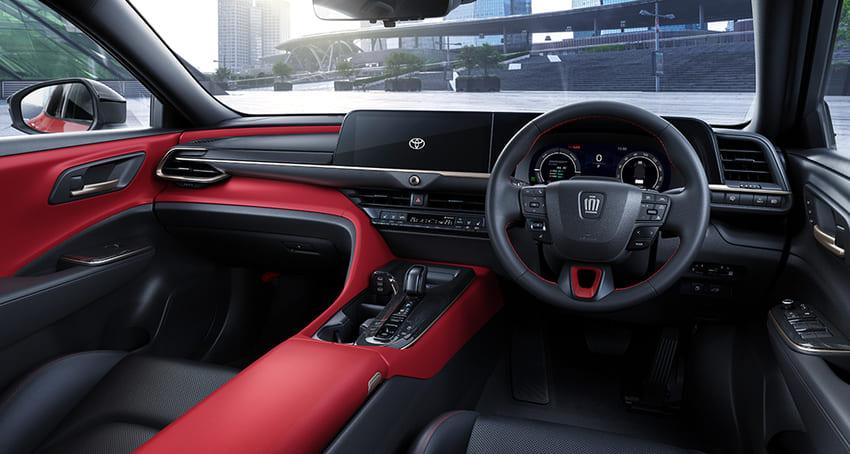 圖為日規 Crown Sport 內裝。