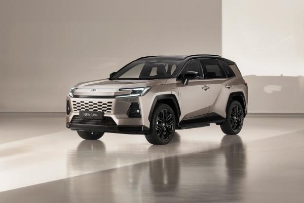 和泰預估台灣今年車市目標 43 萬輛!RAV4 受訂超 2.2 萬輛 Crown Sport 抵台成焦點