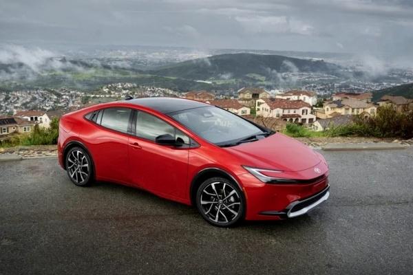 8 個月行駛超過 16 萬公里!Toyota Prius 僅需基礎保養 引爆車迷討論