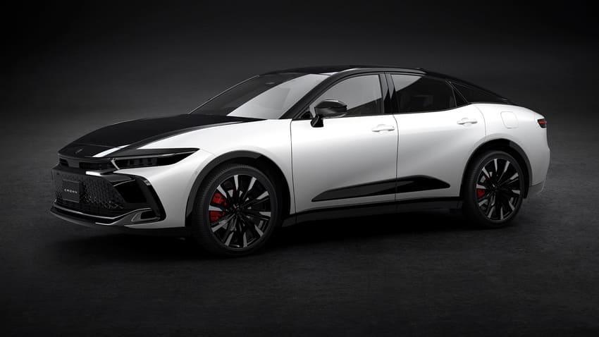 Toyota 先前公布小改款 Crown Crossover 外觀造型。