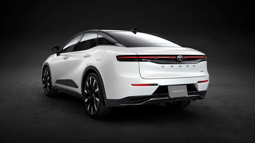 微調車尾造型細節來展現新意。
