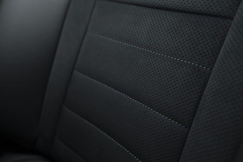 Lexus 小改款 IS 新年式特仕登場！多項專屬配備上身更加帥氣有型