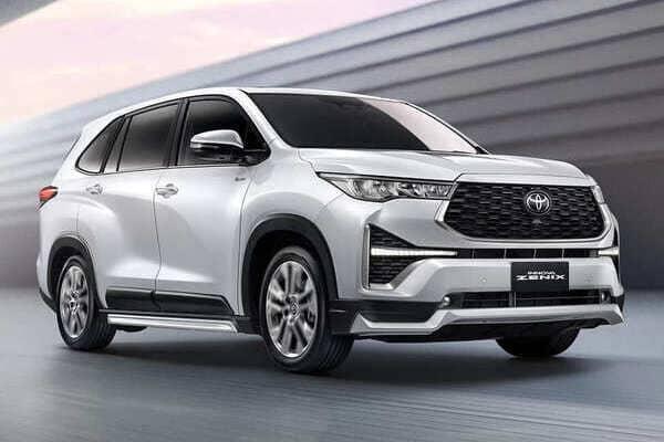Toyota 新款七人座 MPV 上路測試中!跨界造型及內裝科技同步升級