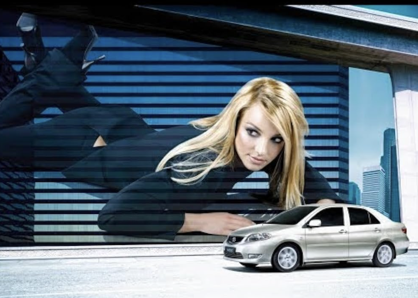 Toyota Vios 第一代的代言人是流行樂天后「小甜甜」布蘭妮（Britney Spears ）。