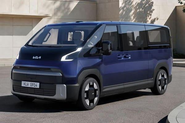 Kia 全新旗艦 MPV 首度亮相!多變車艙滿足空間需求 純電驅動更帶勁