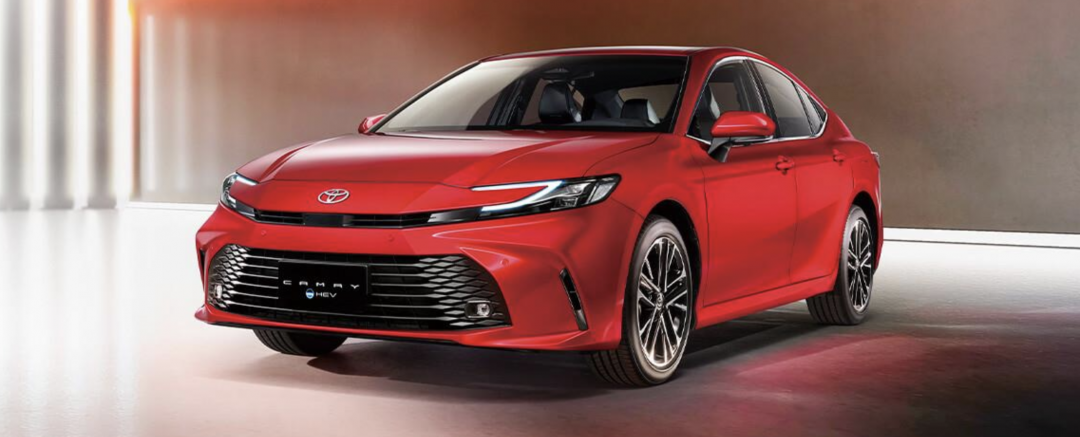 Toyota Camry 新年式登場！入門車型升級盲點、防碰撞輔助