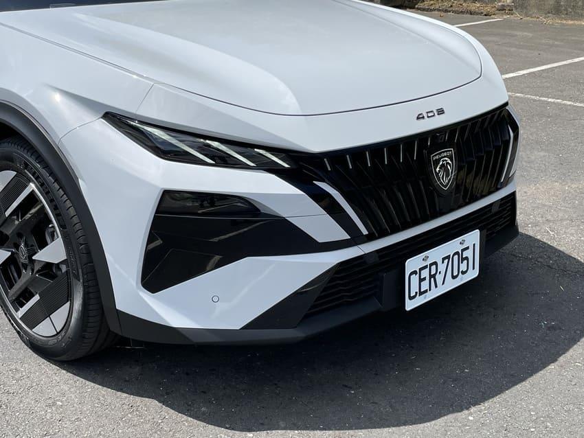 法獅跨界轎跑帥出新高度 油電動力同步升級！小改款 Peugeot 408 上路試駕