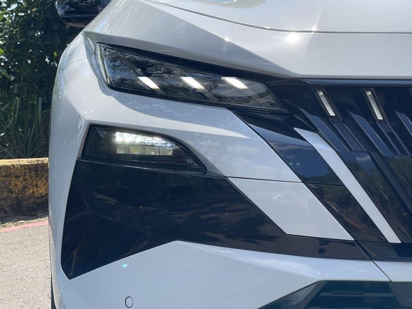 法獅跨界轎跑帥出新高度 油電動力同步升級！小改款 Peugeot 408 上路試駕