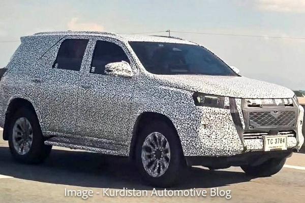 Toyota 全新 7 人座 SUV 測試車現蹤!結合 RAV4、Hilux 設計更粗獷霸氣