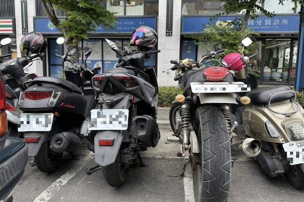機車「翹牌」終於有標準!交通部訂規範 最快明年上路