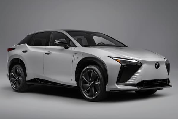 Lexus 當家純電跑旅 RZ 進化登場!新年式跑更快更遠 專屬模式更有樂趣