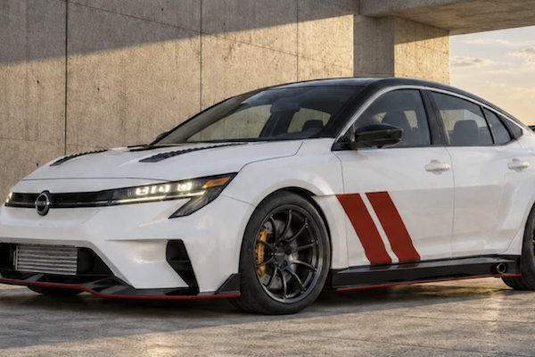 家庭房車變性能猛獸!Nissan Sentra 改裝擁 300 匹馬力 搭 GT-R 配備超霸氣