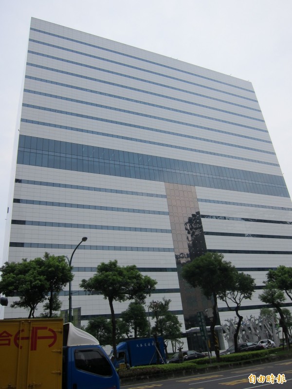 宏達電跌停83.6元開出 外資目標價52元