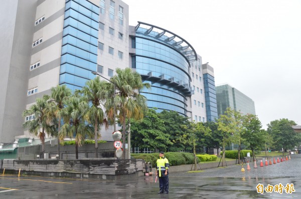 迎戰iPhone 6s/6s Plus  宏達電雙旗艦登場