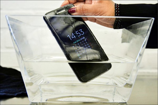 〈國際現場〉三星S7 Active防水被踢爆