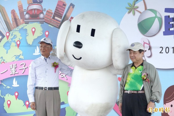 聯邦銀進駐機捷 小白跟著賣萌