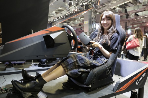 電競盛會不缺席 技嘉科技打造電競樂園