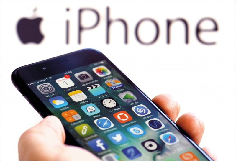 今年3款新iPhone 水下模式觸控吸睛