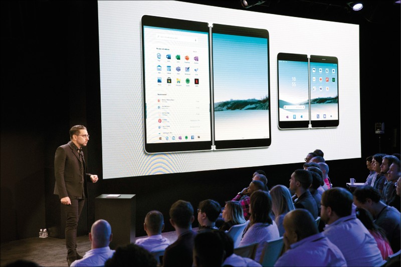 向Google、Apple宣戰》微軟發表折疊雙螢幕平板、手機