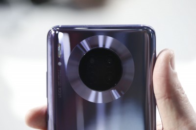 沒Google服務 美客戶暫時放棄華為高價新機