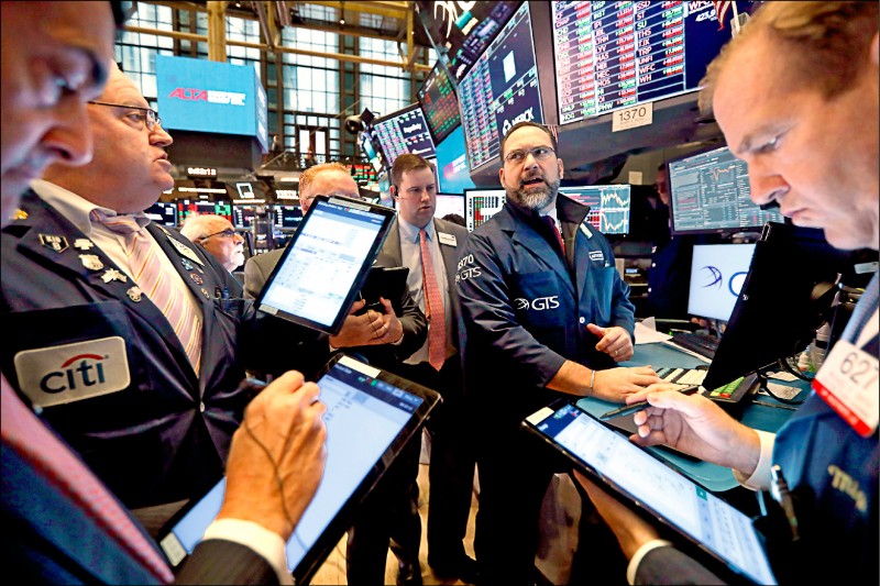 〈財經週報-國際市場展望〉疫情黑天鵝 不同市場、產業表現兩樣情