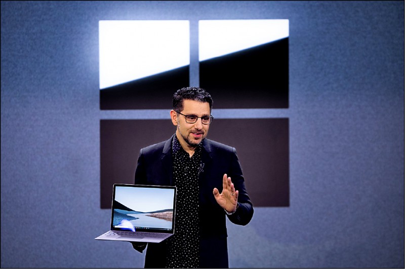 國際現場》微軟Surface Neo延後上市 雙螢幕手機今年仍可能推出