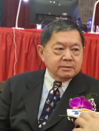 遠傳、台灣大總經理互槓一事 徐旭東：不用做事嗎？