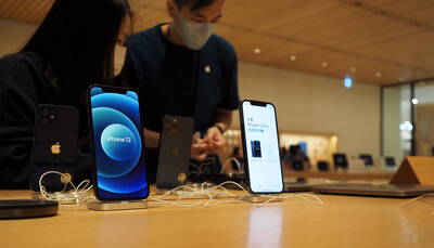 iPhone 12不附充電器為環保？ CNBC：蘋果料發配件財