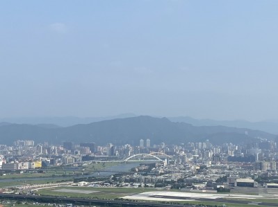 怕被盯上 竟有新案接待中心貼「已搬遷」偽裝歇業 怕被盯上 竟有新案接待中心貼「已搬遷」偽裝歇業