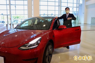 「高雄開就賺」日月抽 今天抽出首位特斯拉得主