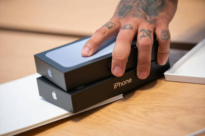 看好5G版iPhone SE銷售 小摩調升蘋果目標價至210美元