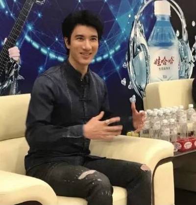 3年前撤換代言人王力宏 中國食品廠「娃哈哈」哈哈大笑