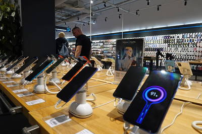 1萬項制裁狂炸  俄開放進口水貨  特斯拉、蘋果入列