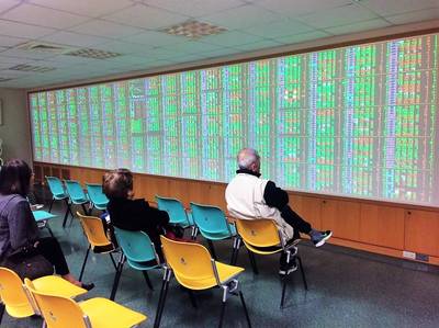 台股收盤》聯發科、鴻海拖累大盤 指數跌5.23點