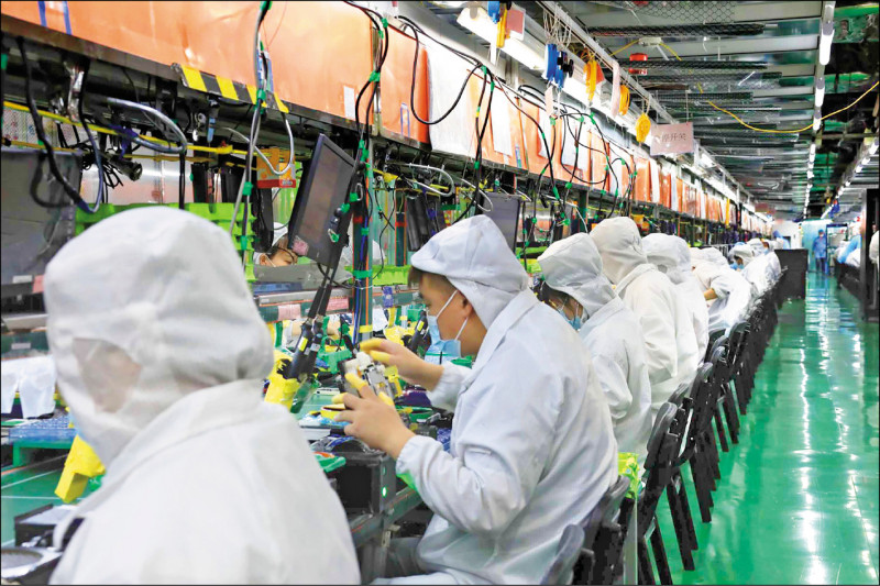 中國脫序解封大缺工 iPhone明年Q1出貨年減22%