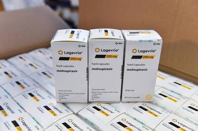 不只輝瑞！疫情燒中南海　中國批准默沙東口服藥上市