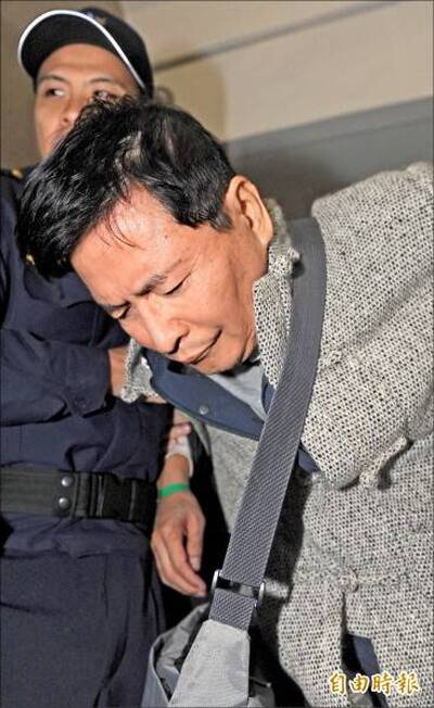 內鬼收回扣 鴻海前副總等3人遭判賠上億日幣