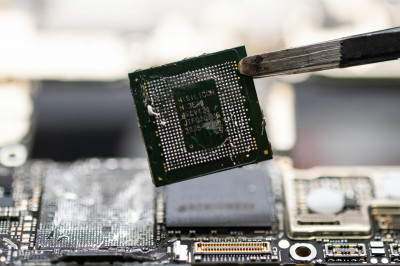 日研究機構：華為Mate60使用14奈米晶片 不是7奈米