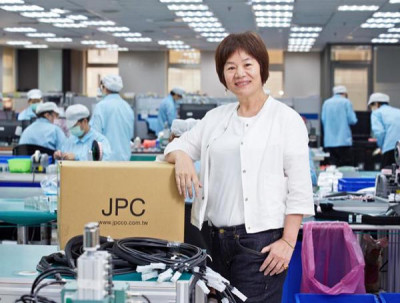 佳必琪高階消費、工業產品動能強 AI帶旺明年