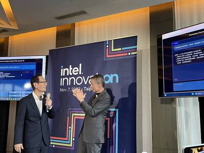 季辛格看好AI PC 偕施崇棠秀繁體中文功能