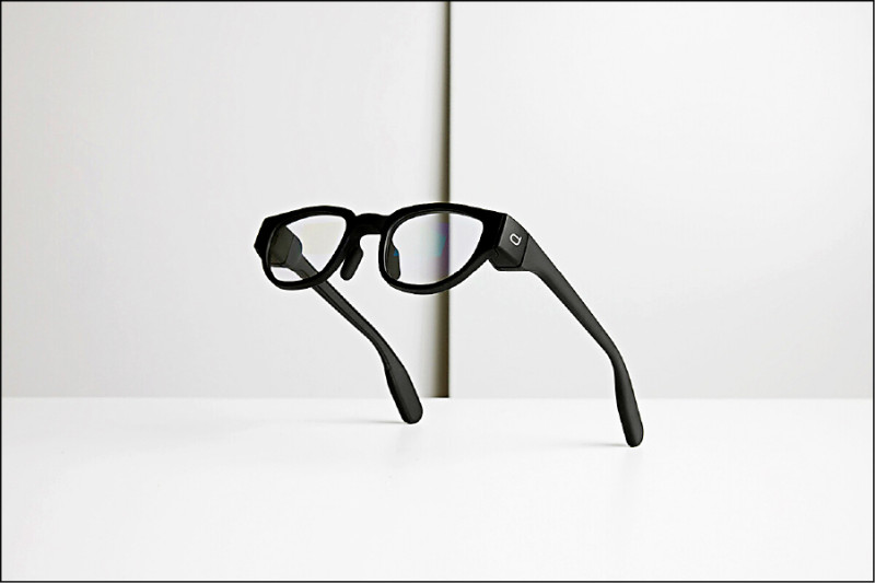 「同步翻譯AI」和碩新AR眼鏡有亮點