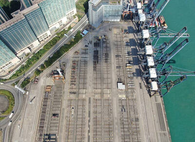 中國化悲歌！香港碼頭空蕩蕩 10年跌掉1億噸吞吐量