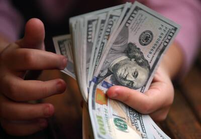 科技七雄高管賣股套現51億  投行老董力挺：豬胖就該殺